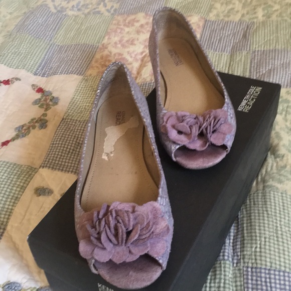 Shoe - Picture 2 of 4